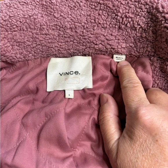 GUC Vince- Faux Fur Jacket in Mauve. Size L - Picture 5 of 11